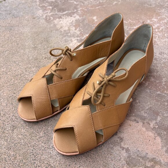 Bird of Flight Sandal - Picture 1 of 6